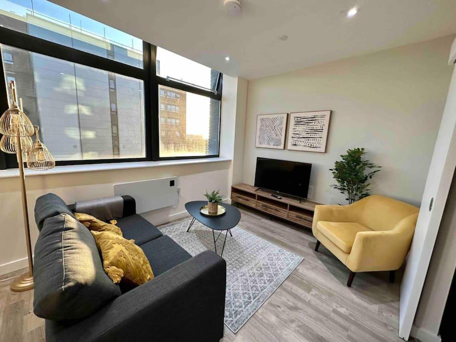 Ferienwohnung 1 Bed Flat With View Of Old Trafford Manchester Exterior foto