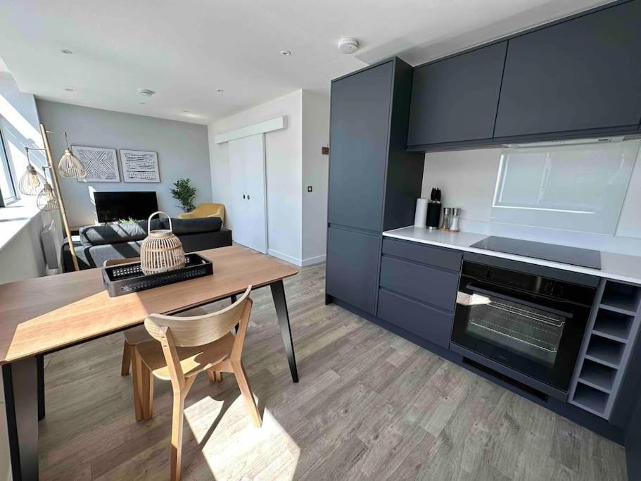 Ferienwohnung 1 Bed Flat With View Of Old Trafford Manchester Exterior foto