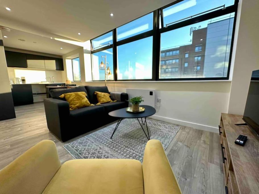 Ferienwohnung 1 Bed Flat With View Of Old Trafford Manchester Exterior foto
